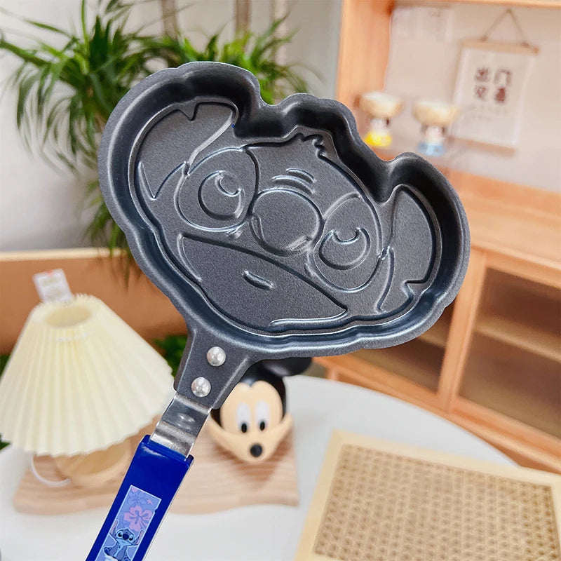 ✅ Frigideira Antiaderente Temática – Modelos Hello Kitty, Mickey, Stitch e Mais!