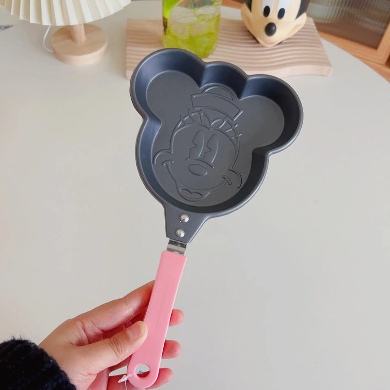 ✅ Frigideira Antiaderente Temática – Modelos Hello Kitty, Mickey, Stitch e Mais!